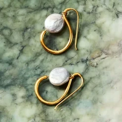 Earrings*The Met Store Coin Pearl Earrings