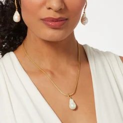 Necklaces*The Met Store Cypriot Twist Pearl Pendant Necklace