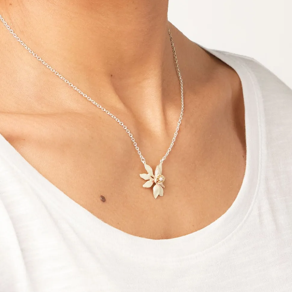 Necklaces*The Met Store Magnolia Pendant Necklace
